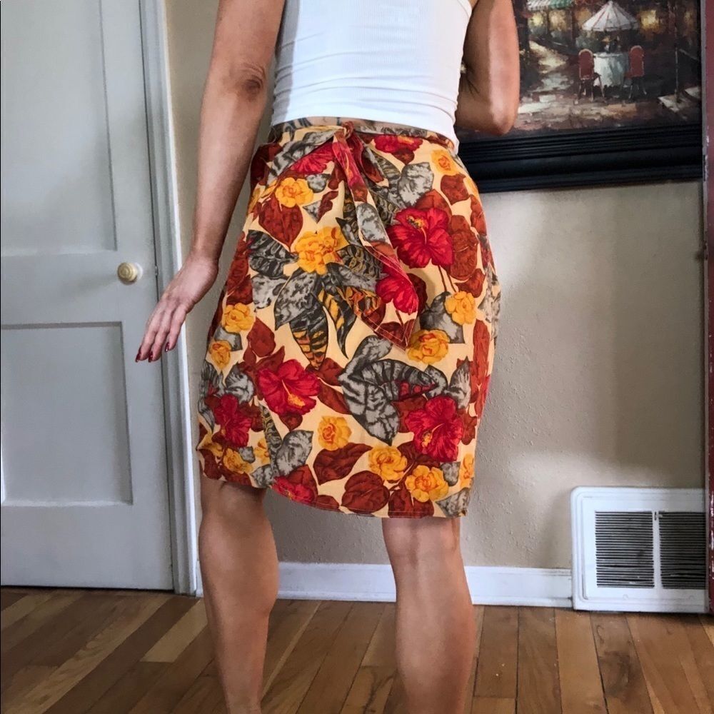 Silks by st Gillian floral beautiful wrap skirt - Picture 2 of 5